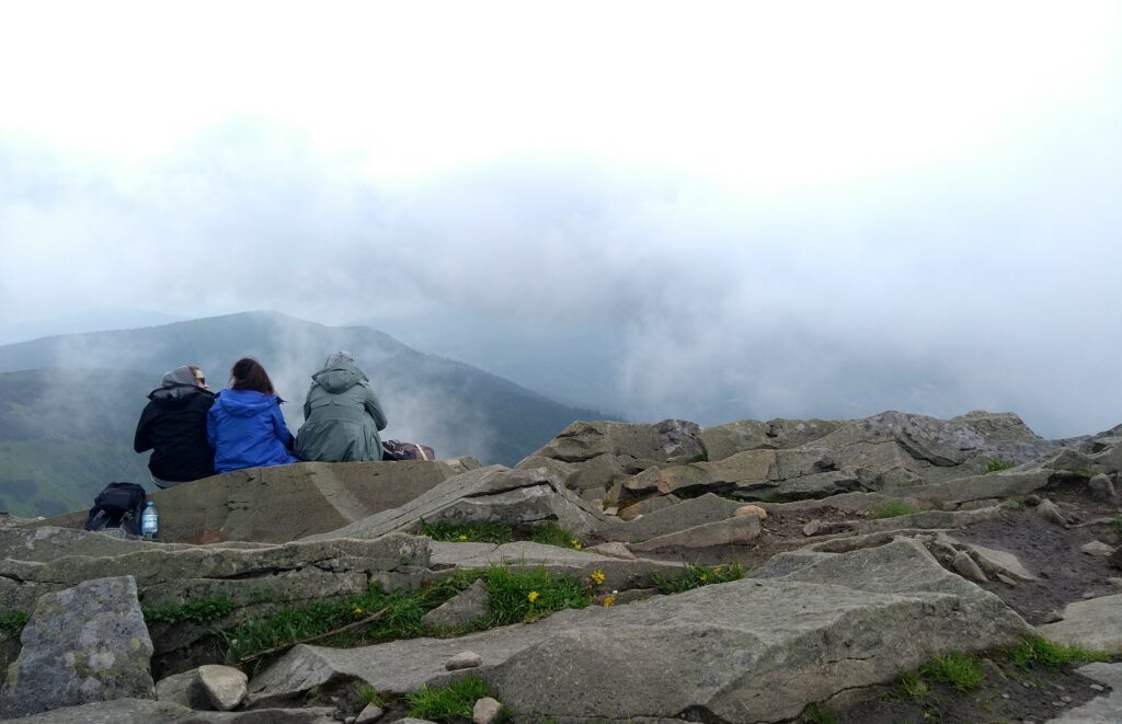 Babia Góra szczyt w chmurach